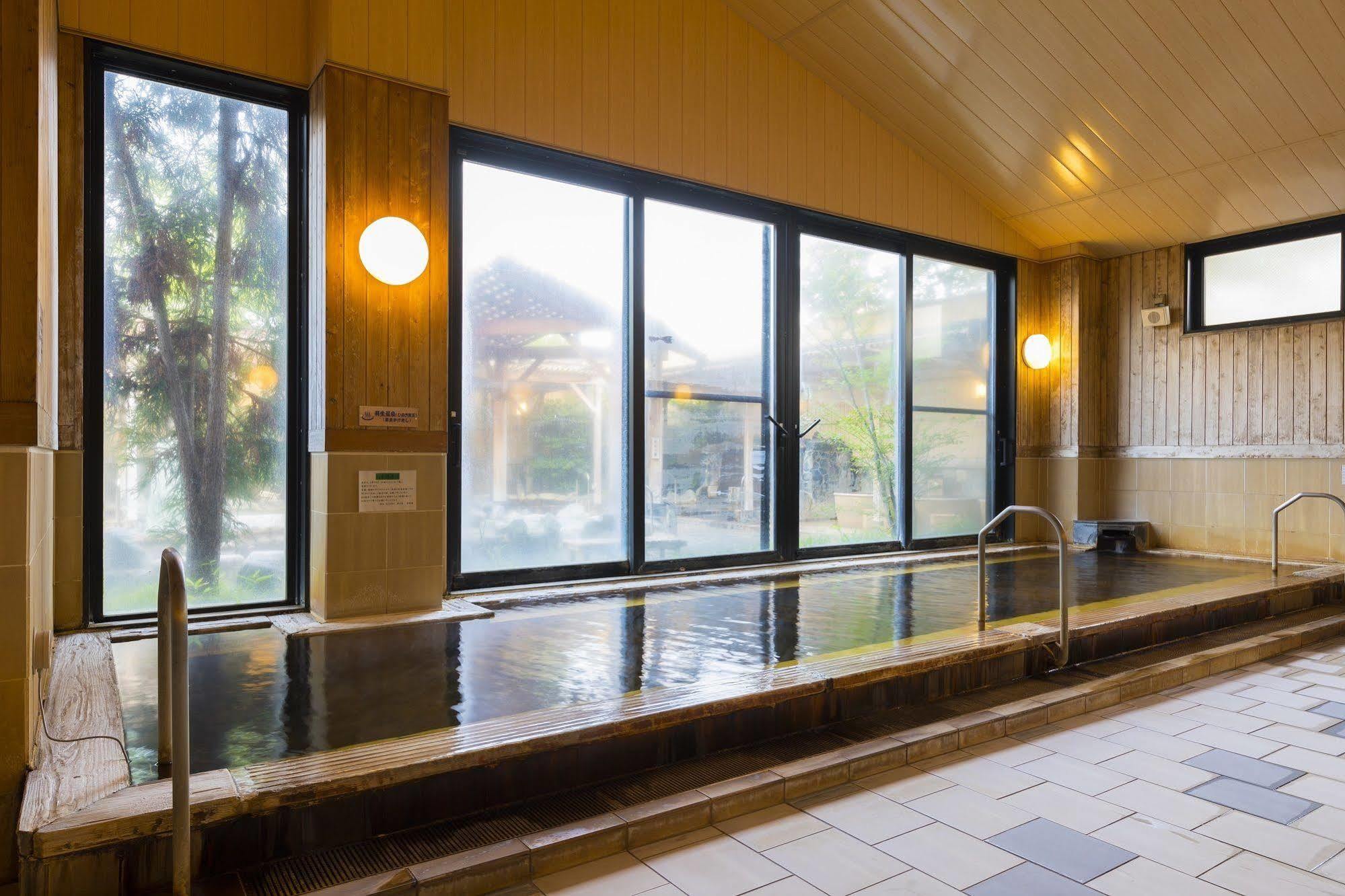 Route Inn Grantia Hanyu Spa Resort Экстерьер фото